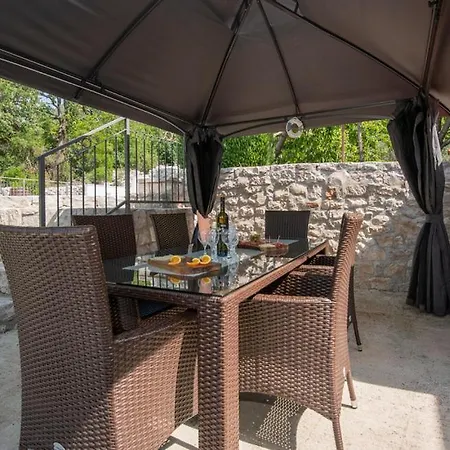 Family Jelavic House * Ravca