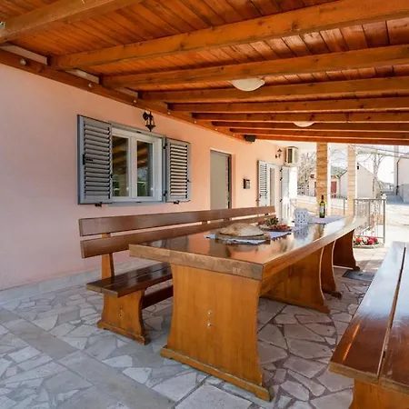 Family Jelavic House * Ravca