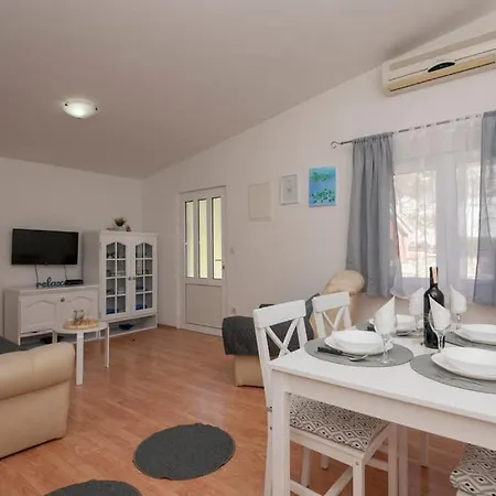 فيلة Family Jelavic House *