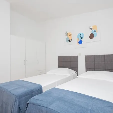 فيلة Family Jelavic House