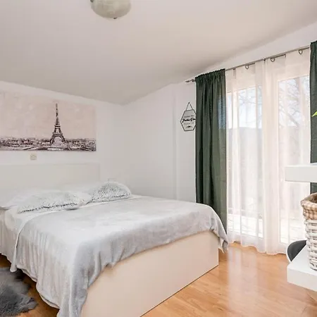 فيلة Family Jelavic House *